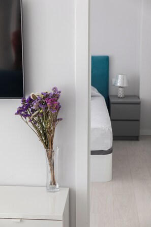 2 habitaciones, tabla de planchar con plancha, wifi y ropa de cama