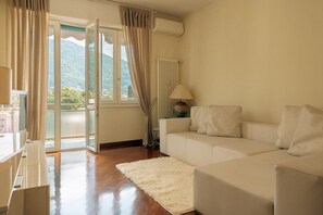 TV - Appartamento Romantico (Como)