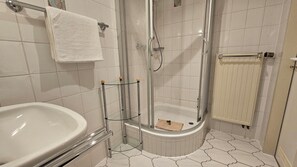 Badewanne und Dusche (separat), Komfortbadewanne