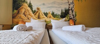 Pension Weiße Rose I Frühstück Parkplatz