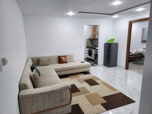 Interior - Elegant furnished S1 apartment with AC and security in Ariana - Tunis (Ariana)