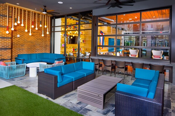 Lounge - Welcoming DC Area Apartments (Alexandria)