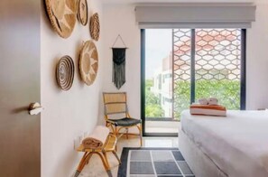 2 bedrooms, iron/ironing board, free WiFi, bed sheets - Bahay Condos 1-3 min walk to beach & 5th Av !Stylish 2-bdr apartment. fast WiFi! (Solidaridad)