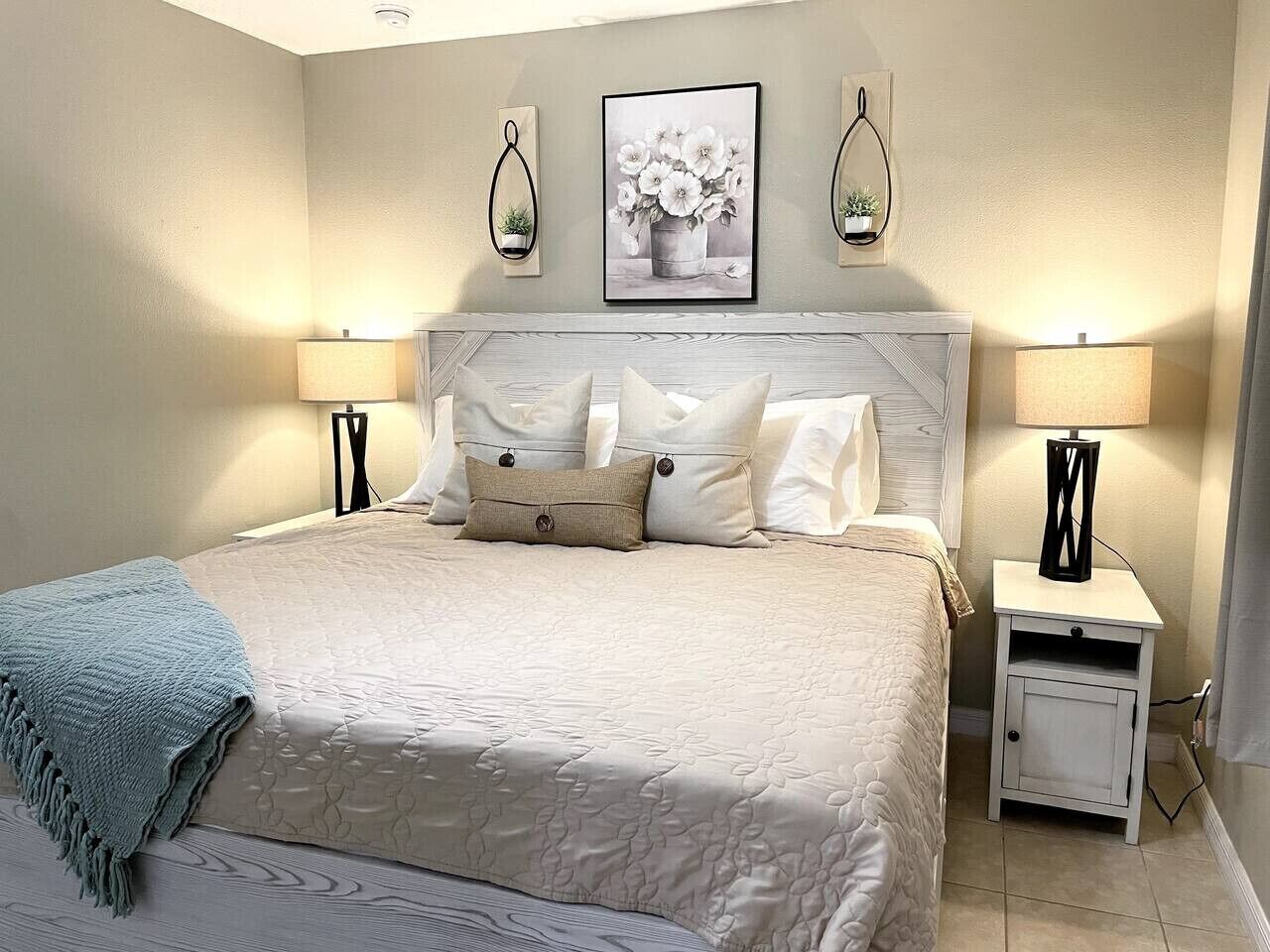 2 bedrooms, desk, iron/ironing board, travel crib