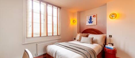 1 室のベッドルーム、アイロン / アイロン台、インターネット、ベッドシーツ