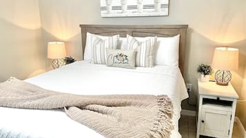 2 camere, una scrivania, ferro/asse da stiro, culla da viaggio