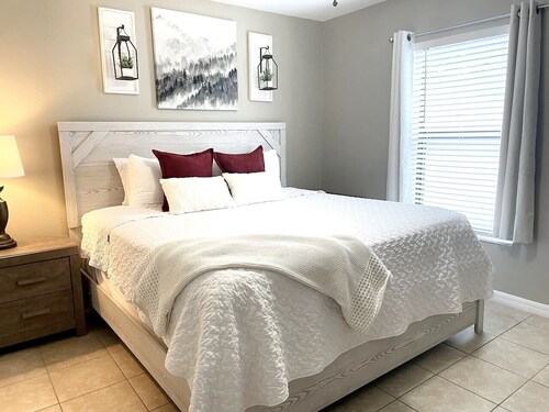 Spotless Escape in the City`s Core 837