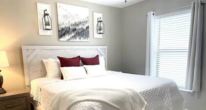 Spotless Escape in the City`s Core 837