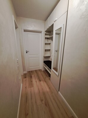 Leilighet – comfort, 2 soverom, kjøkken, hageutsikt | 2 soverom, sengetøy i egyptisk bomull og sengetøy av topp kvalitet