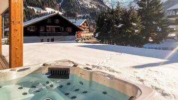 Bain à remous extérieur