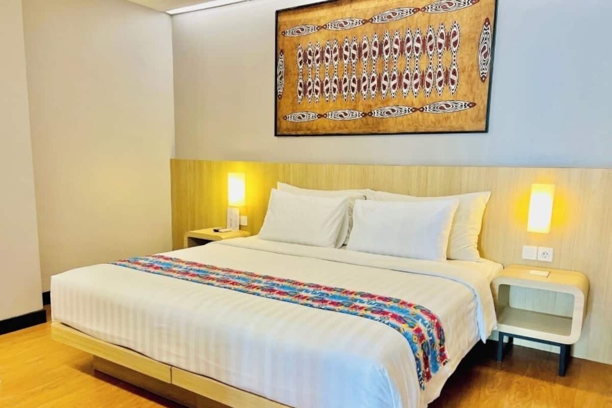 Junior suite, 1 tweepersoonsbed, roken (Living Room) | 1 slaapkamer, een bureau, extra bedden