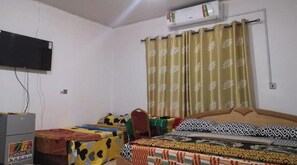 2 bedrooms, WiFi - Chic 2-bedroom apartment with AC, WiFi in amazing Accra (Accra)