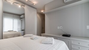 2 bedrooms, iron/ironing board, free WiFi, bed sheets - IA21 - 2 bedroom apartment in Itaim next to the Sírio Libanês Hosp (São Paulo)