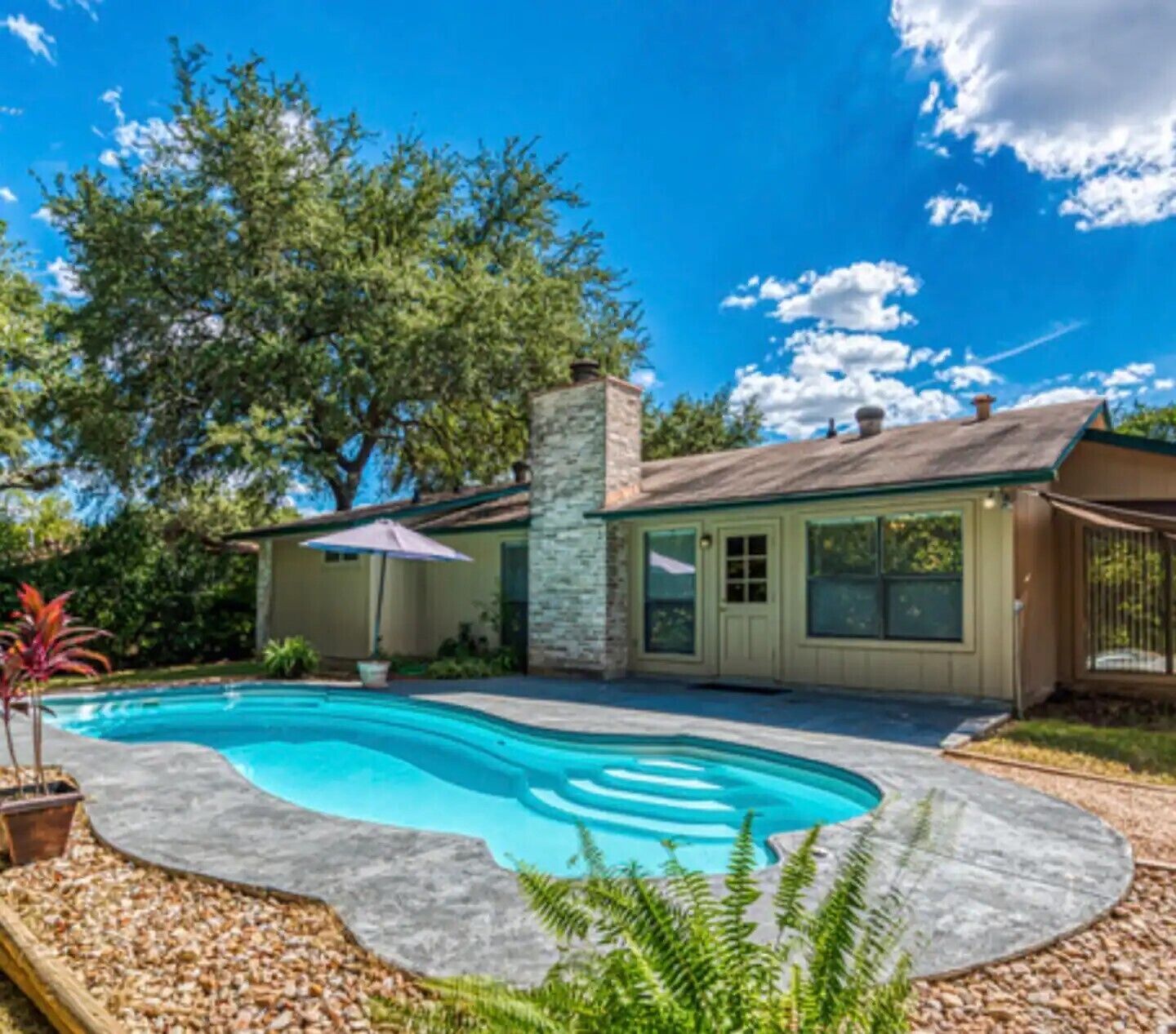 Vintage San Antonio Home with Private Pool, 3 bedroom/2 bathroom