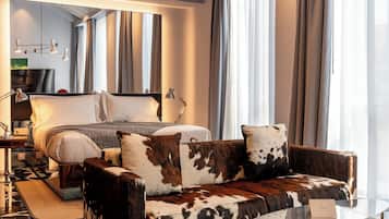 Suite panorámica | Artículos del minibar gratis y caja de seguridad en la habitación