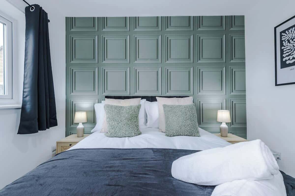 3 quartos, ferros/tábuas de passar roupa, Wi-Fi, roupa de cama