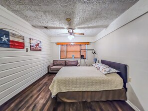 3 chambres, fer et planche à repasser, Wi-Fi, draps fournis