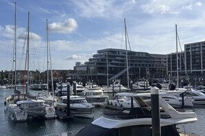 Apartment | Marina - Oceanvillagemarina/2bedroom/modernkitchen/balcony (Southampton)
