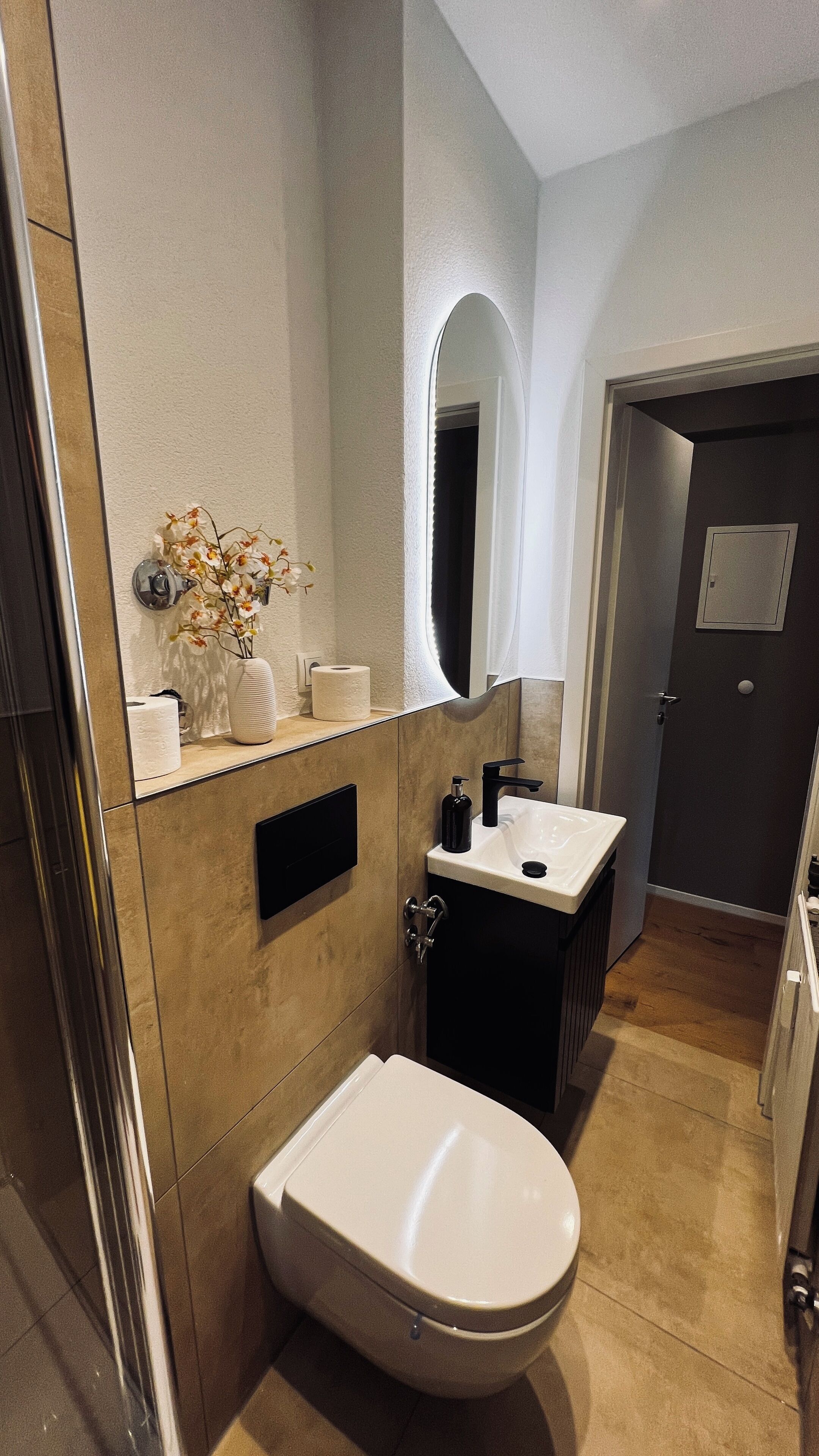 Dusche, Haartrockner, Handtücher, Seife