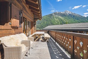 Outdoor dining - Chalet Ksara by Mrs Miggins (Grimentz)