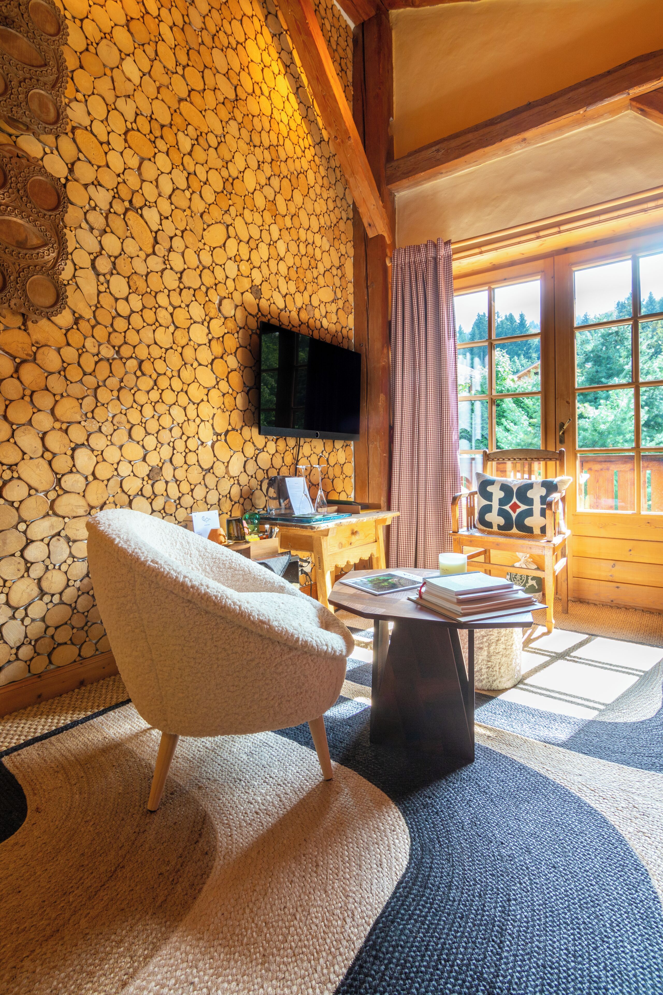 Deluxe Room | Premium bedding, down comforters, minibar, individually decorated
