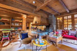 Free daily full breakfast