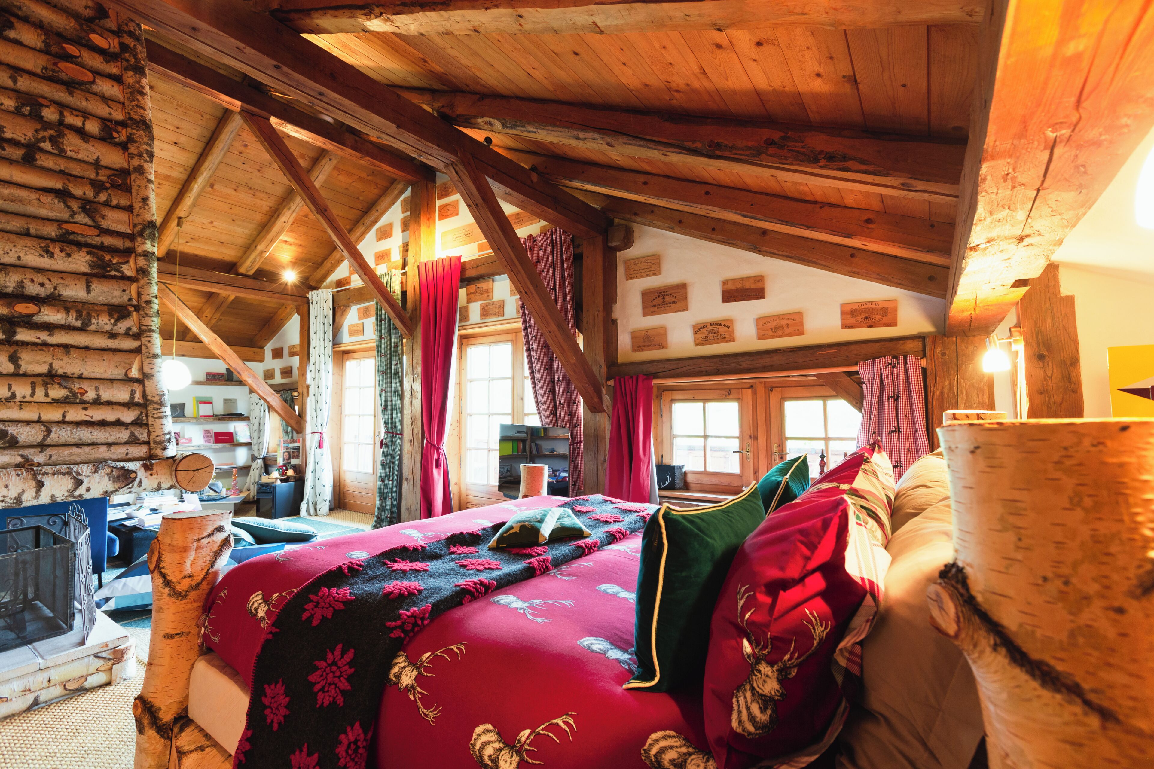 套房, 浴缸, 山景 | 高档床上用品、羽绒被、迷你吧、特色装修