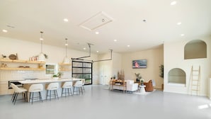 Maison, plusieurs lits, bain à remous, vue montagne (The Roxy B) | Cuisine privée