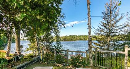 Located on beautiful Geneva Lake in Cartier, one hour from Sudbury!