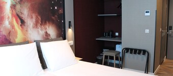 Nebula Hotel by INE'S