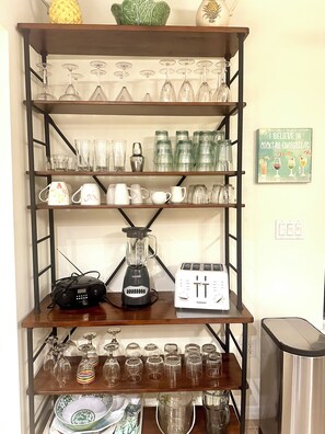 Interior - ONE MILE from beautiful Siesta Key, #1 beach in the USA!!! (Sarasota)