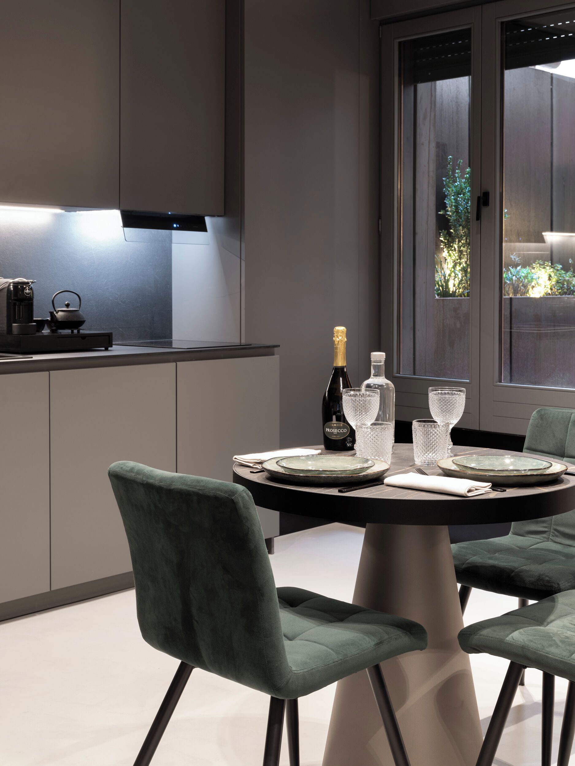 Executive Double or Twin Room, Courtyard View | Private kitchen | Espresso maker, electric kettle