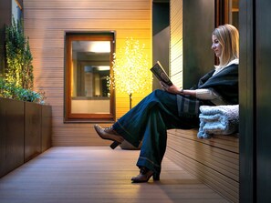 Executive kamer, 1 twee- of 2 eenpersoonsbedden, uitzicht op de binnenplaats | Terras