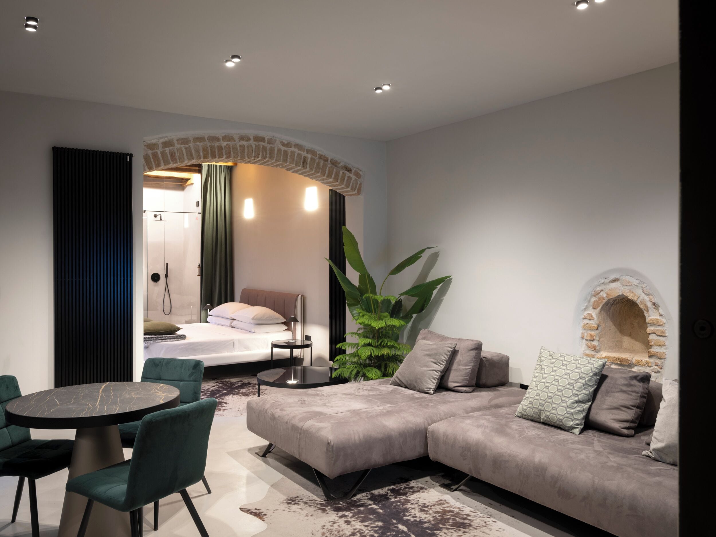 Executive kamer, 1 twee- of 2 eenpersoonsbedden, uitzicht op binnenplaats | Woonruimte | Een 50-inch smart-tv met digitale zenders, Netflix en betaalfilms