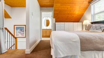 3 habitaciones, tabla de planchar con plancha y cuna de viaje