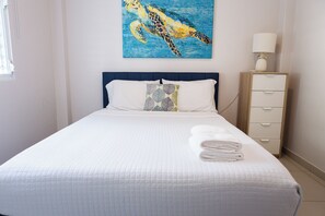 2 soverom, skrivebord, strykejern/-brett og wi-fi