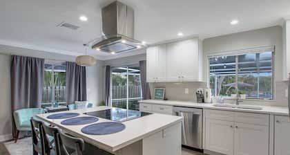 Merritt Island Getaway
Spacious 5-bedroom house in with AC, WiFi