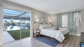 5 bedrooms, iron/ironing board, WiFi, bed sheets