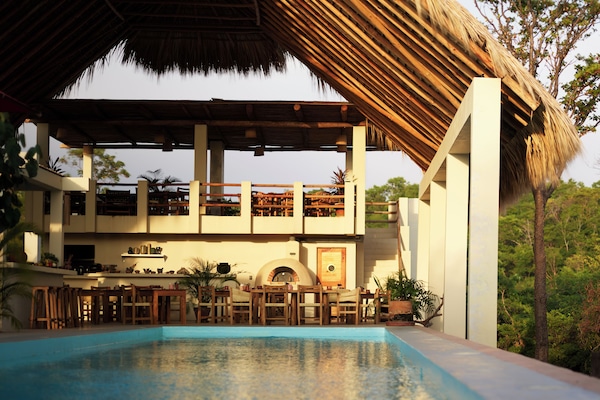 2 outdoor pools