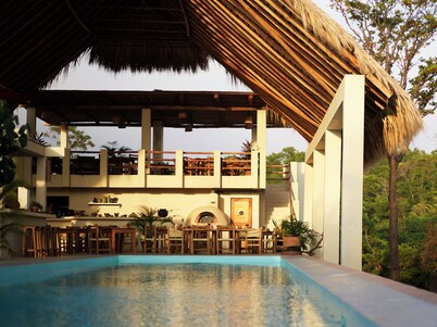 Cocolia Hotel