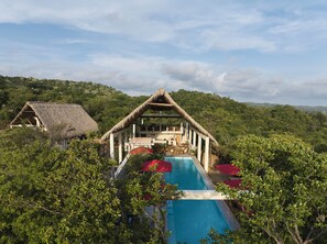 2 outdoor pools - Cocolia Hotel (Santa María Tonameca)
