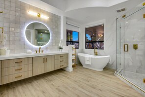 House, Multiple Beds, Pool Access, Pool View (Empire State 7br, Golf, Waterslide) | Bathroom - Empire State 7br, Golf, Waterslide, Gamerm (Indio)