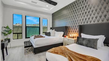 House, Multiple Beds, Pool Access, Pool View (Empire State 7br, Golf, Waterslide) | Individually decorated, individually furnished, bed sheets