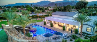 Palm Villa- Luxury 7 Bed, Pickleball, Volleyball, Golf