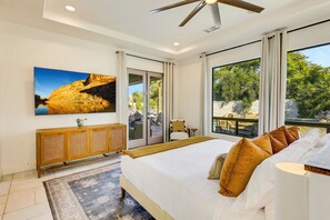 6 bedrooms, individually decorated, individually furnished, bed sheets - Tulum Getaway: Pool/spa,games +tesla Charger (Indio)