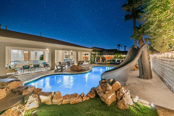 Outdoor pool, a heated pool - Tulum Getaway: Pool/spa,games +tesla Charger (Indio)