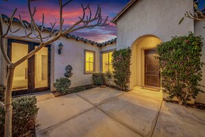 Exterior detail - The Montage Resort (Indio)