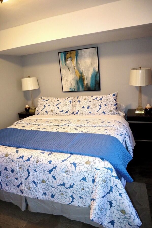 2 bedrooms, iron/ironing board, WiFi, bed sheets