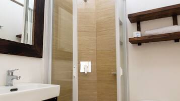 Basic Double Room | Free WiFi