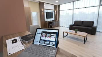 1 habitación, minibar, escritorio y espacio para trabajar con laptop